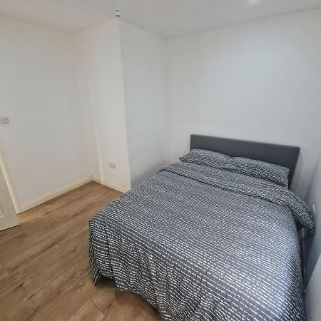 Mile End Budget Guesthouse London Exterior photo