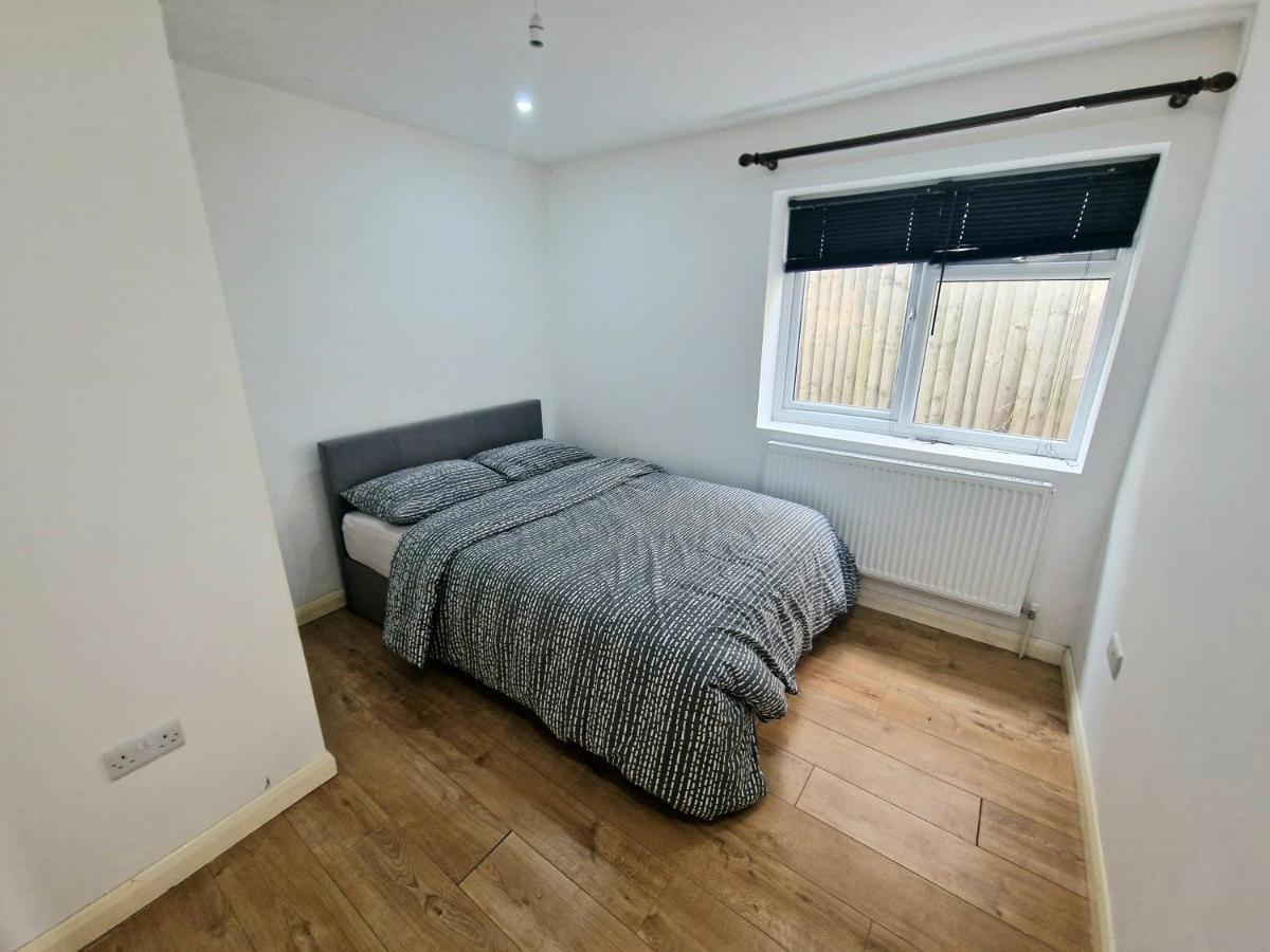 Mile End Budget Guesthouse London Exterior photo