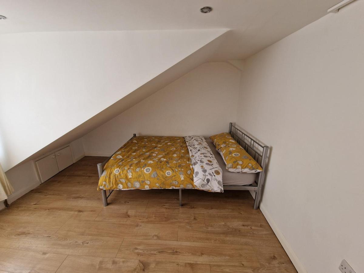 Mile End Budget Guesthouse London Exterior photo