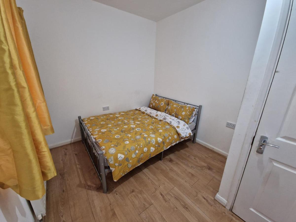 Mile End Budget Guesthouse London Exterior photo